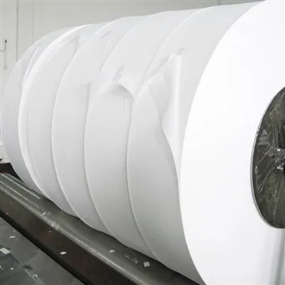 كيف تؤثر مرونة المواد الخام للمناديل المبللة على المنتج؟